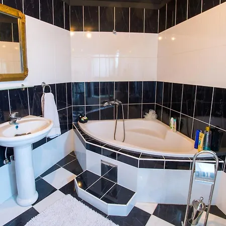 Estate - Discovery ליובוסקי